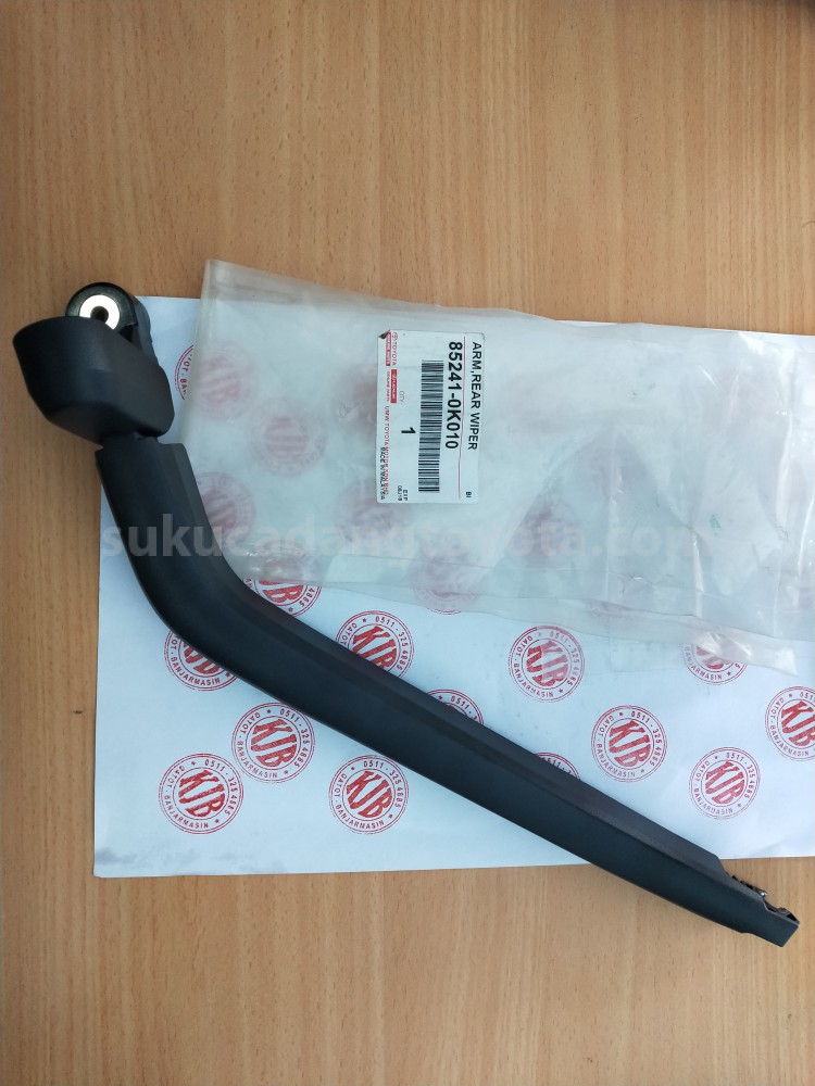 852410K010 ARM, RR WIPER - TOYOTA