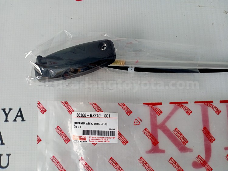 86300BZ210 ANTENNA ASSY,W/HLD - TOYOTA