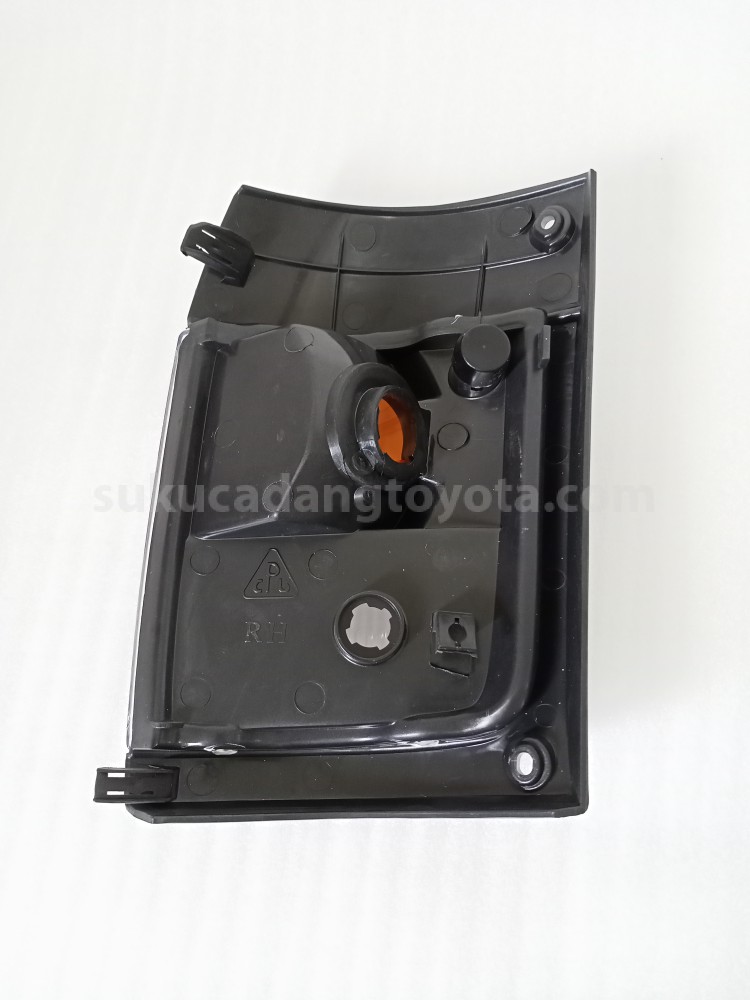 KBL1014000 LENS S/R TURN SIGN R - TOYOTA