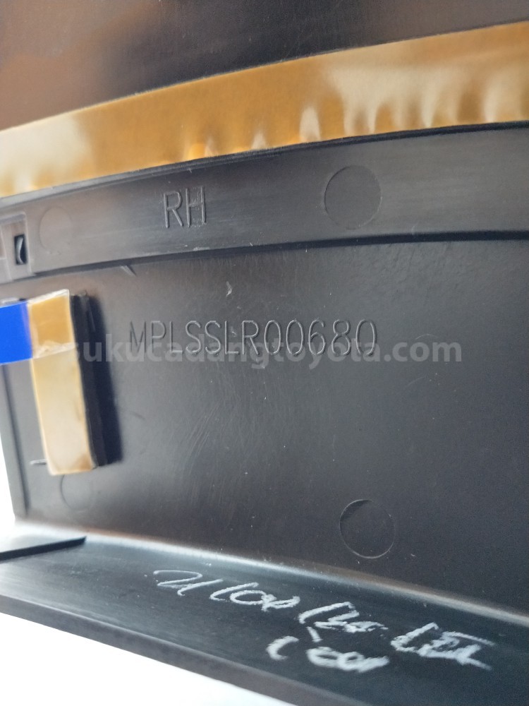 P5154BZA07 TRD FOG LAMP CVR,RH - TOYOTA