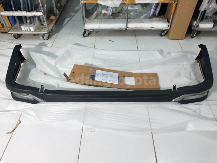 P51580KA1500 REAR BUMPER SPOILER, SET - TOYOTA