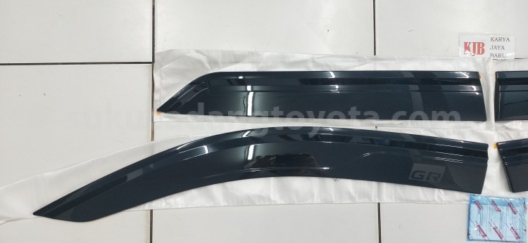 P51620KA13 SIDE VISOR, SET - TOYOTA