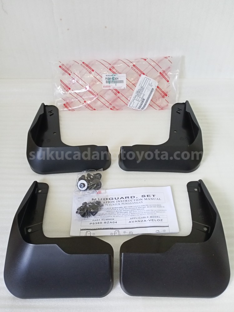 P5389BZA04 MUDGUARD SET - TOYOTA