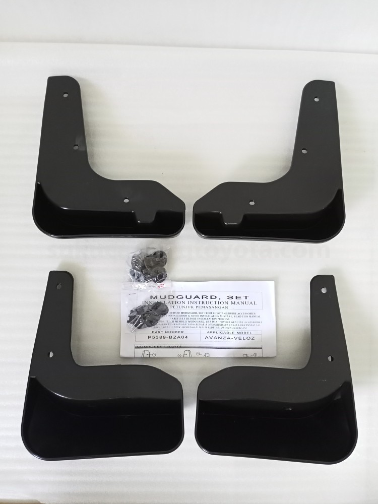 P5389BZA04 MUDGUARD SET - TOYOTA