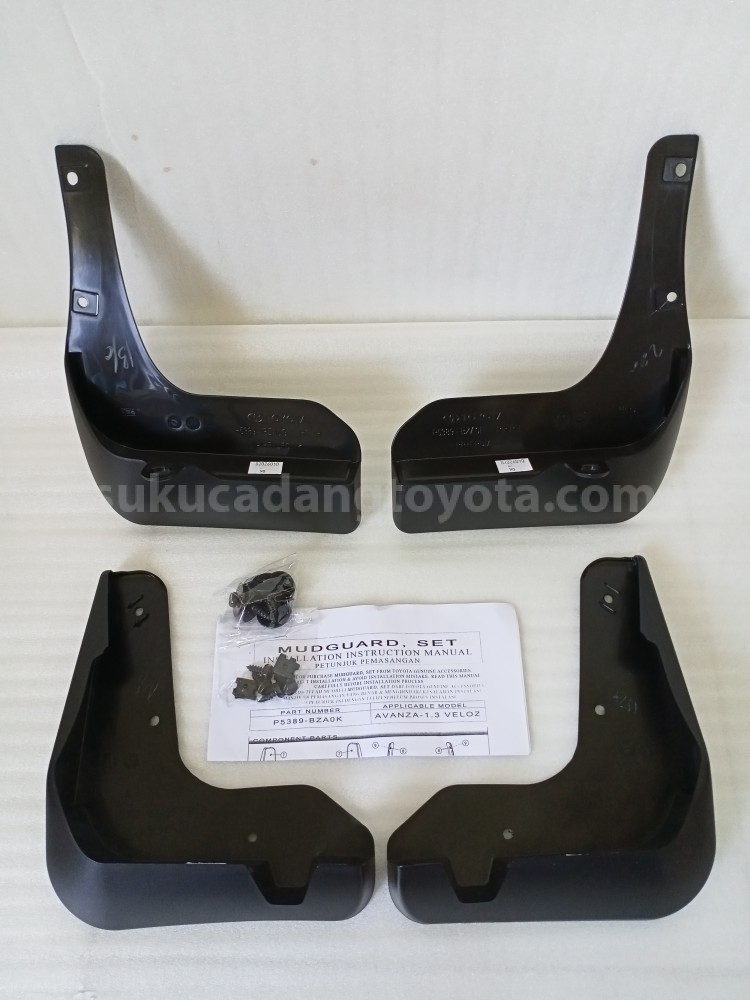 P5389BZA0K MUDGUARD, SET (1.3 VLZ) - TOYOTA