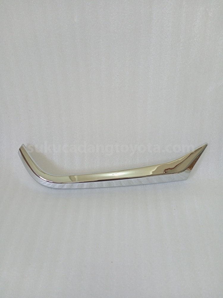 P5401BZA0B GRL CHRM ORMNT,RH - TOYOTA