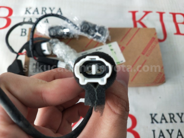 P5504BZA0813 SENSOR ASSY - TOYOTA