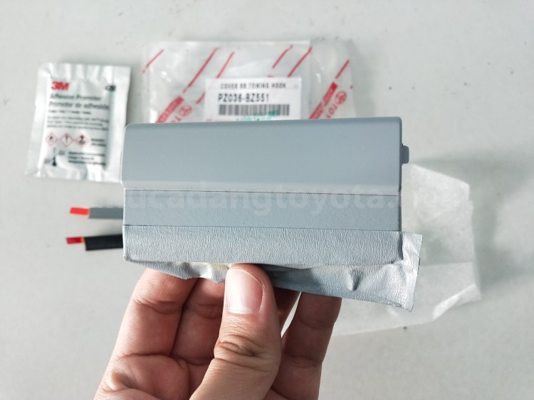 PZ036BZ551 COVER RR TOWING HOOK - TOYOTA