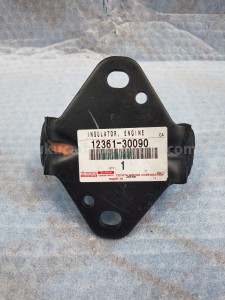 1236130090 INSULATOR, ENGINE - TOYOTA