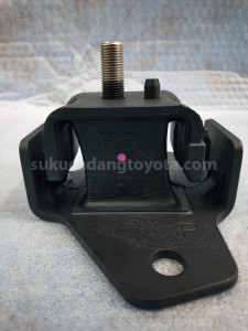 12361BZ142 INSULATOR E/G MTG RH - TOYOTA