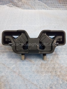 12371BZ111 INSULATOR E/G MTG RR - TOYOTA
