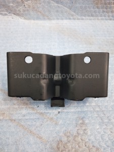 12371BZ111 INSULATOR E/G MTG RR - TOYOTA