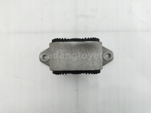 12371BZ170 INSULATOR E/G MTG RR - TOYOTA