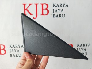 62225BZ100 GARNISH FR PLR LWR R - TOYOTA