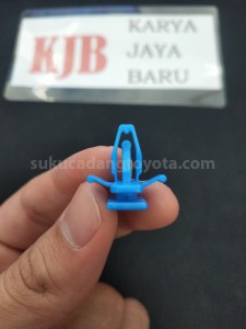 67771B2100 RETAINER, DOOR TRIM - TOYOTA