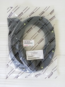 67861BZ180 WEATHERSTRIP FRDR RH - TOYOTA