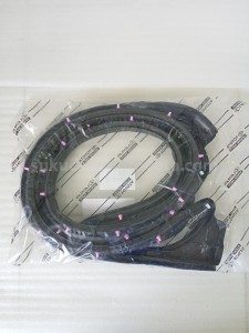 67872BZ170 WEATHERSTRIP RRDR LH - TOYOTA