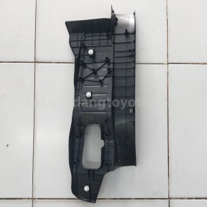 67918BZ210B0 PLATE RR DR SCUFF LH - TOYOTA