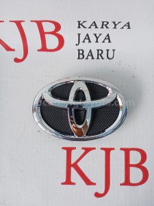 753010D050 EMBLEM SA RAD GRILLE - TOYOTA
