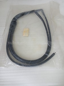 755330D070 MOULDING, WINDSHIELD - TOYOTA