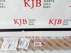 757400K030 MOULDING AS RR DR LH - TOYOTA