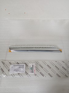 76812BZ060 GARNISH BACK DR OUT2 - TOYOTA