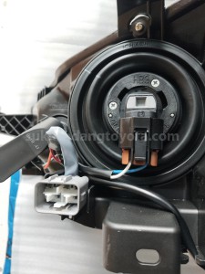 811100K580 HEADLAMP ASSY, RH - TOYOTA