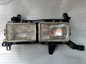 8111060502 HEADLAMP ASSY, RH - TOYOTA
