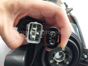 811300K580 UNIT A/S HEADLAMP RH - TOYOTA
