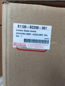 81130BZ200 HOUSING AS H/LAMP RH - TOYOTA