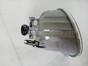 812100K080 LAMP ASSY, FOG, RH - TOYOTA