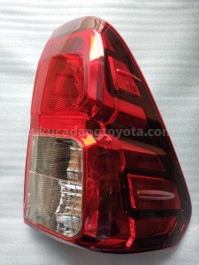 815510K261 LENS & BODY, RR COMB - TOYOTA