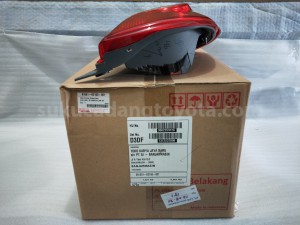 81551BZ150 LENS&BODY RR COMBI R - TOYOTA
