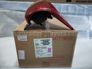 81551BZ240 LENS&BODY RR COMBI R - TOYOTA