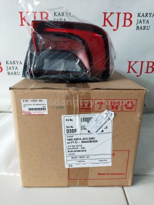 81551BZ470 LENS&BODY RR COMBI R - TOYOTA