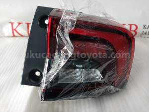 81551BZ470 LENS&BODY RR COMBI R - TOYOTA