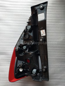 815610K240 LENS&BODY RR COMBI L - TOYOTA