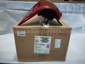 81561BZ240 LENS&BODY RR COMBI L - TOYOTA