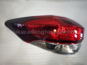 81561BZ320 LENS&BODY RR COMBI L - TOYOTA