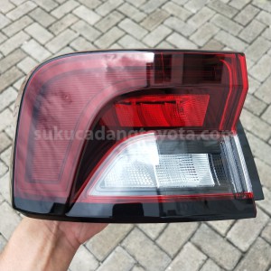 81561BZ460 LENS&BODY RR COMBI L - TOYOTA