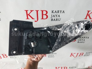 81561BZ480 LENS&BODY RR COMBI L - TOYOTA