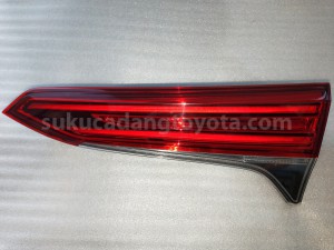 815800K102 LAMP ASSY, RR, RH - TOYOTA
