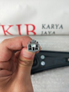 81580BZ130 LAMP ASSY, RR, RH - TOYOTA