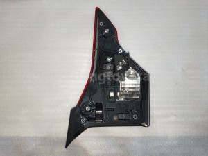 81581BZ040 LENS&BODY RR LAMP RH - TOYOTA