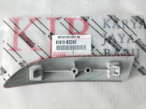81910BZ090 REFLECTOR ASSY RH - TOYOTA