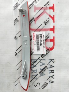 819200K050 REFLECTOR ASSY, LH - TOYOTA