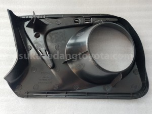PZ049BZ555 FOG LAMP GRNSH G,RH - TOYOTA