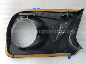 PZ049BZ556 FOG LAMP GRNSH G,LH - TOYOTA