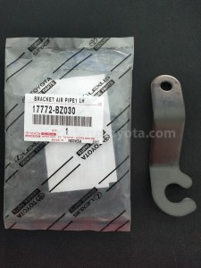 17772BZ030 BRACKET AIR PIPE1 LH - TOYOTA