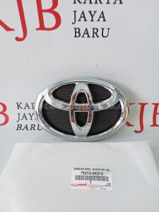753100K010 EMBLEM ASSY, RADIATO - TOYOTA